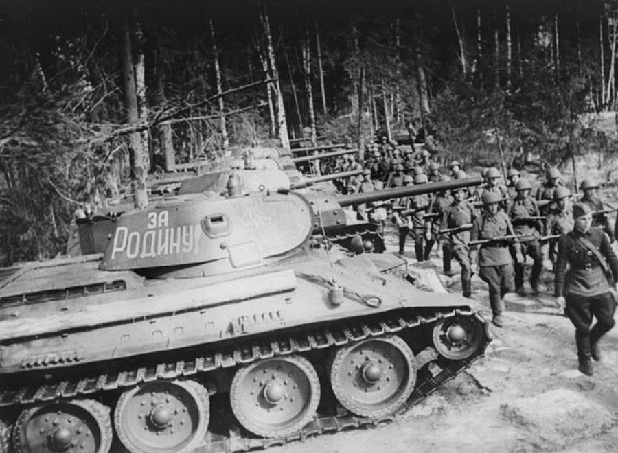Советский танк 1943 года. Т-34 Курская битва. Танк т 34 Курская дуга. Курская битва 1943. Курская битва танк т 34.